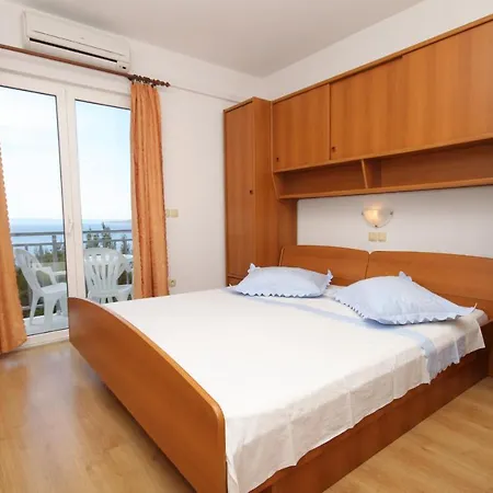 And With Parking Space Brela, Makarska - 6895 ゲストハウス 3*