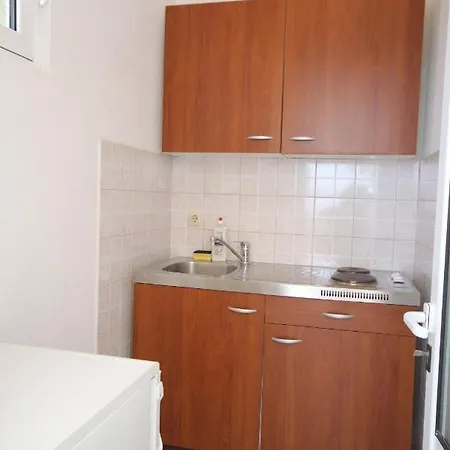 ゲストハウス And With Parking Space Brela, Makarska - 6895 ブレラ