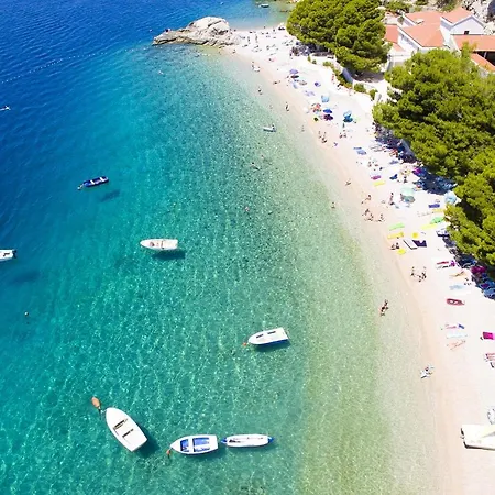 Guest house And With Parking Space Brela, Makarska - 6895
