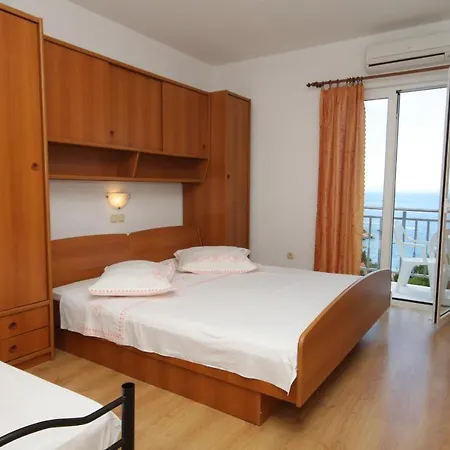 And With Parking Space Brela, Makarska - 6895 Brela