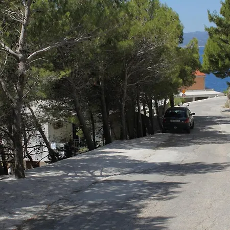 Guest house And With Parking Space Brela, Makarska - 6895 Brela