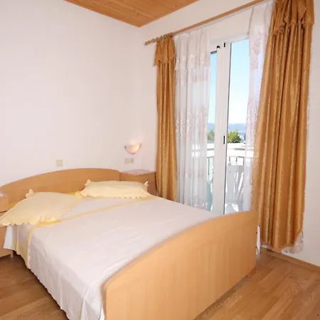 And With Parking Space Brela, Makarska - 6895 Guest house 3*